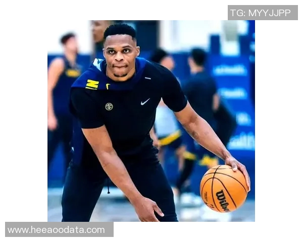 足球与篮球明星的精彩瞬间对比图集展现运动魅力与风采 足球与篮球明星的精彩瞬间对比图集展现运动魅力与风采