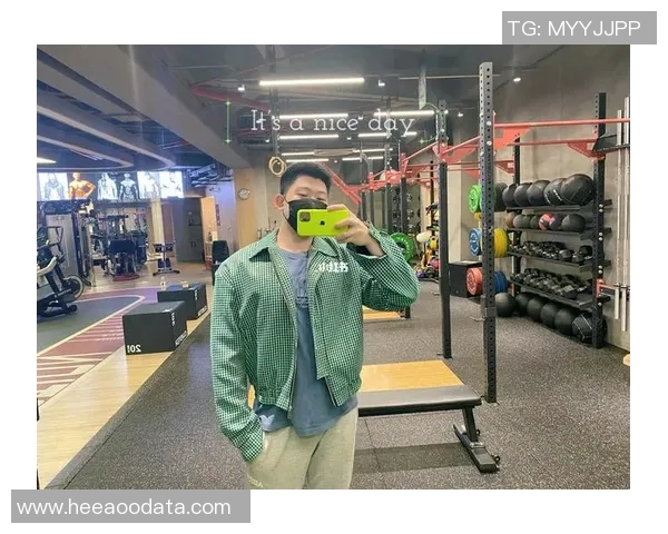 足球明星的证件照揭秘他们不为人知的另一面与真实生活 足球明星的证件照揭秘他们不为人知的另一面与真实生活